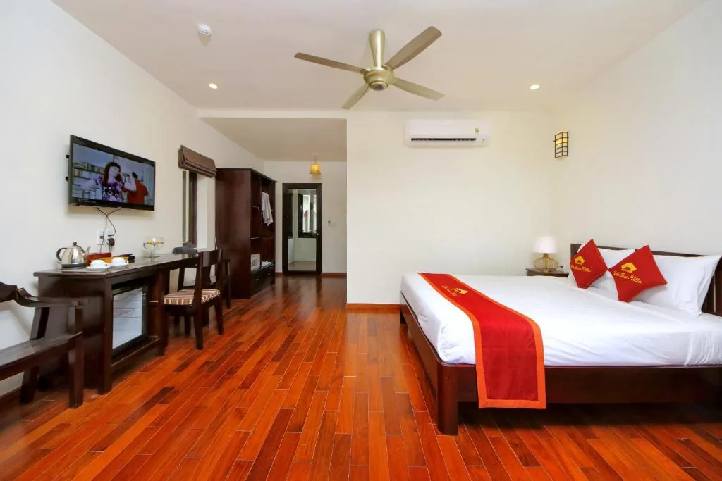 Superior Double Room with Garden View — Little Town Villa